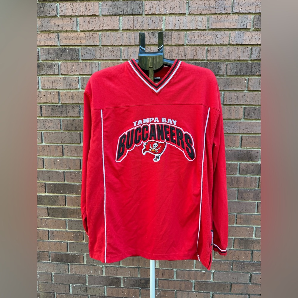VTG Tampa Bay Buccaneers NFL Lee Sport Mens Size Large Red Long V Neck Shirt